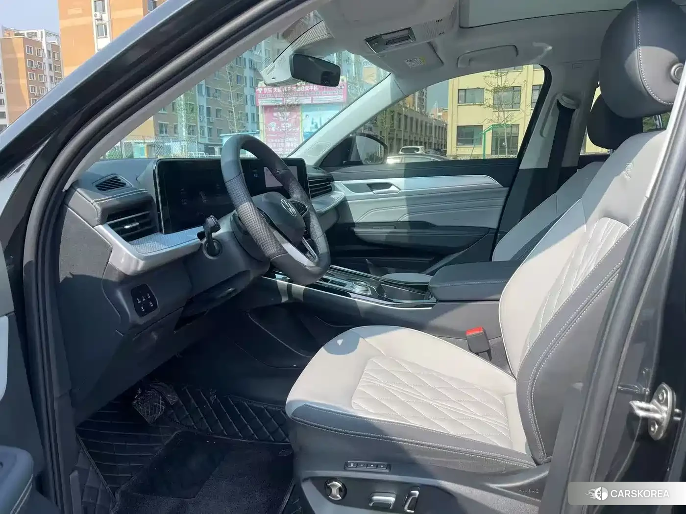 Volkswagen Tavendor 2025 Черный из Китая