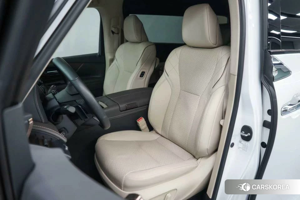 Toyota Vellfire 2023 Белый из Китая