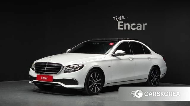 Mercedes-Benz E-Class W213 2019 Белый из Кореи