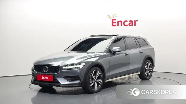 Volvo V60 Cross-Country 2nd Generation 2020 Серый из Кореи