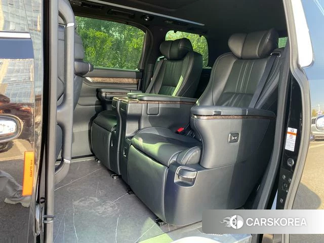 Toyota Vellfire 2021 Черный из Китая