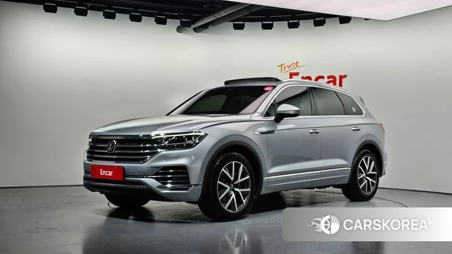 Volkswagen Touareg 3rd generation 2023 Серебряный из Кореи