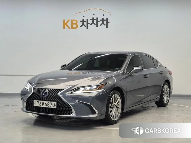 Lexus ES300h 7th generation 2021 Серебристо-серый из Кореи