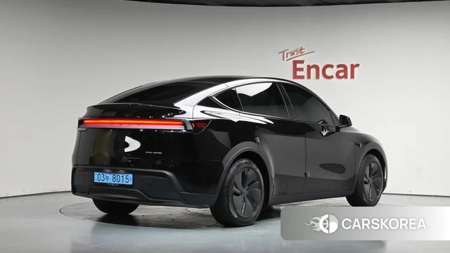 Tesla Model Y 2025 Черный из Кореи