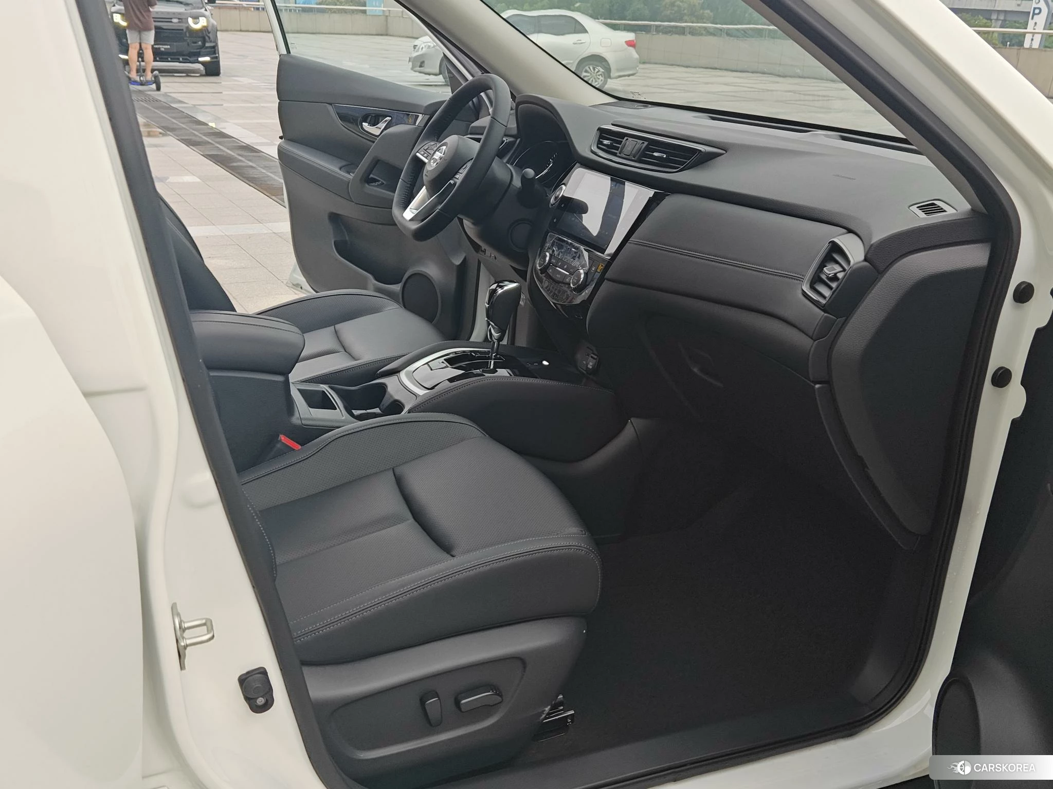 Nissan X-Trail 2023 Белый из Китая