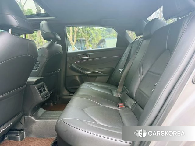 Toyota Avalon 2022 Серебристо-серый из Китая