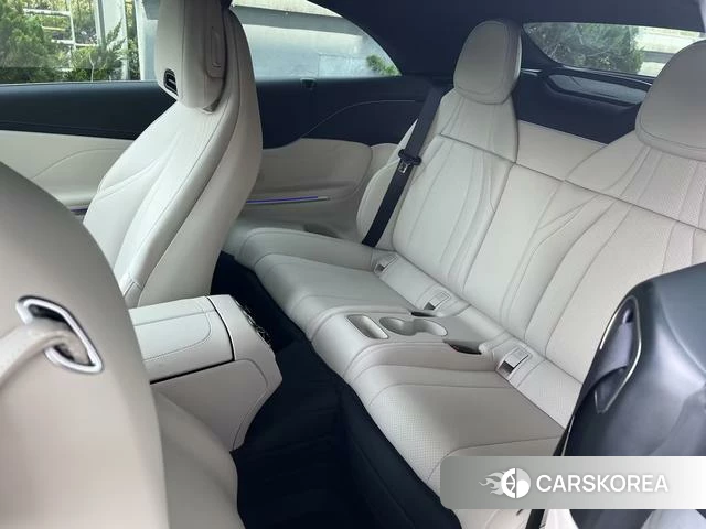 Mercedes-Benz CLE 2026 Серебристо-серый из Китая