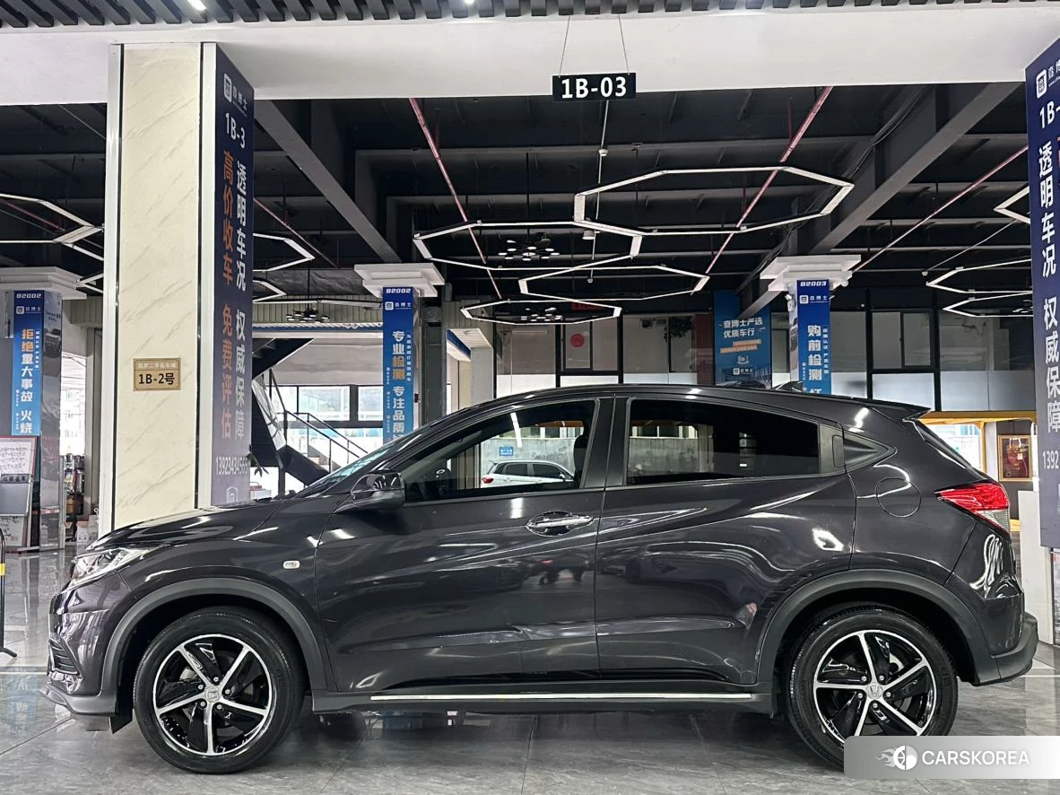 Honda Vezel 2020 Темно-серый из Китая