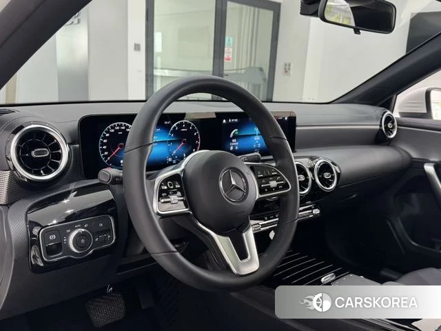 Mercedes-Benz A-Class 2021 Белый из Китая
