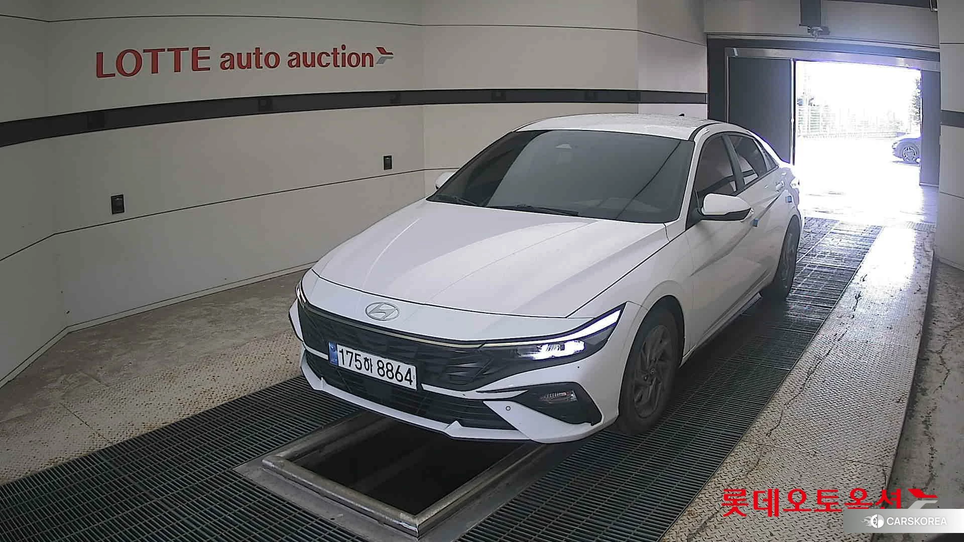 Hyundai Avante 2024 Atlas White из Кореи