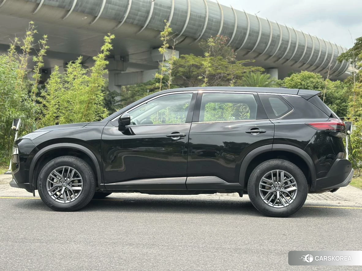 Nissan X-Trail 2021 Черный из Китая