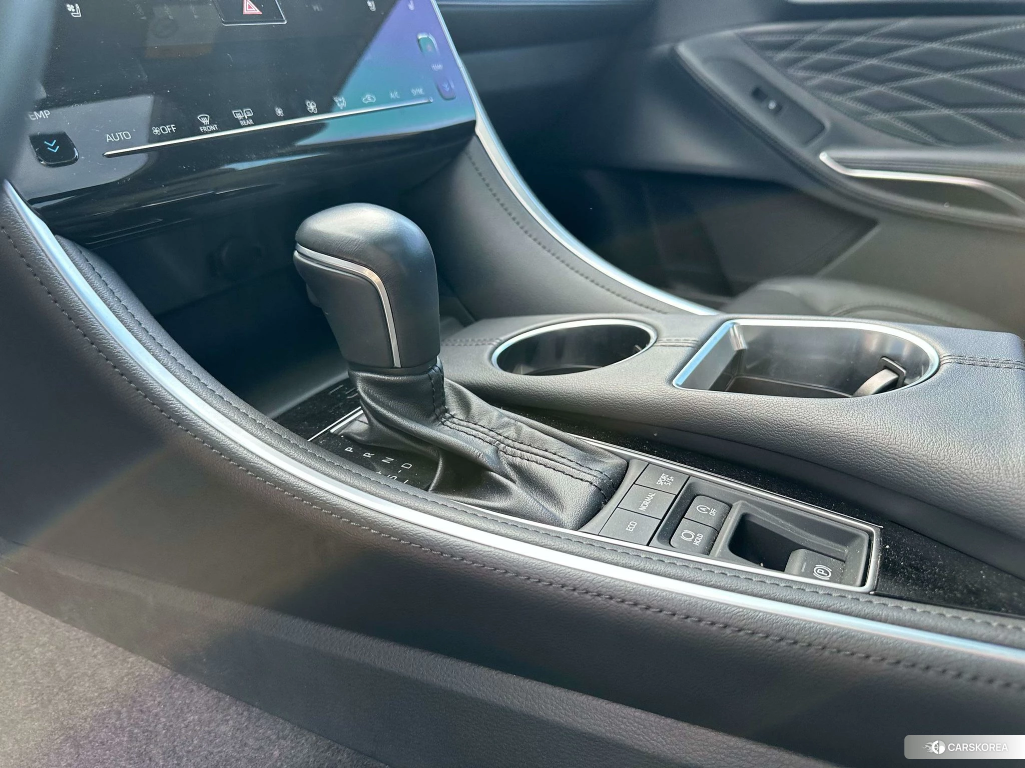 Toyota Avalon 2023 Серебристо-серый из Китая