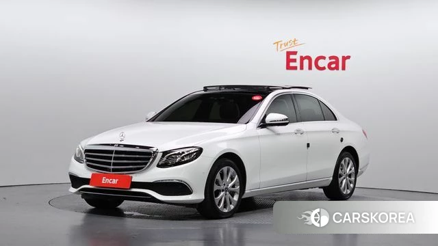 Mercedes-Benz E-Class W213 2019 Белый из Кореи