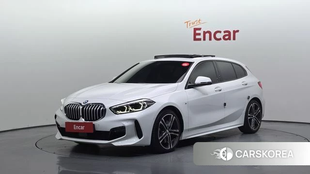 BMW 1 Series (F40) 2022 Белый из Кореи