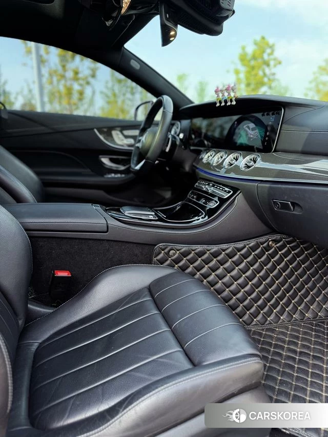 Mercedes-Benz E-Class 2021 Белый из Китая