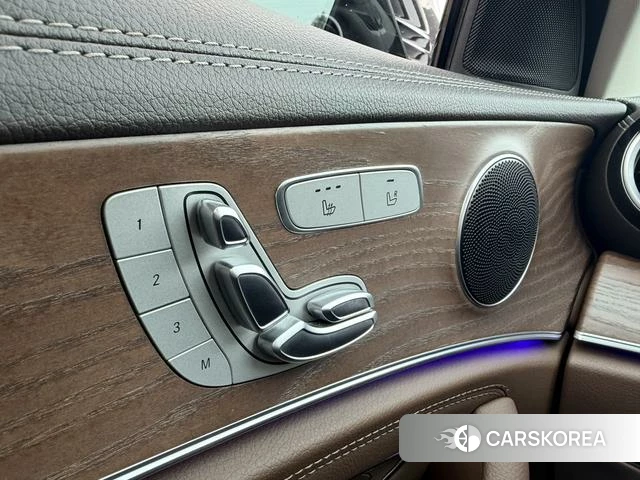 Mercedes-Benz E-Class 2021 Черный из Китая
