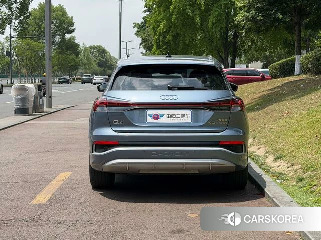 Audi Q4 2023 Темно-серый из Китая