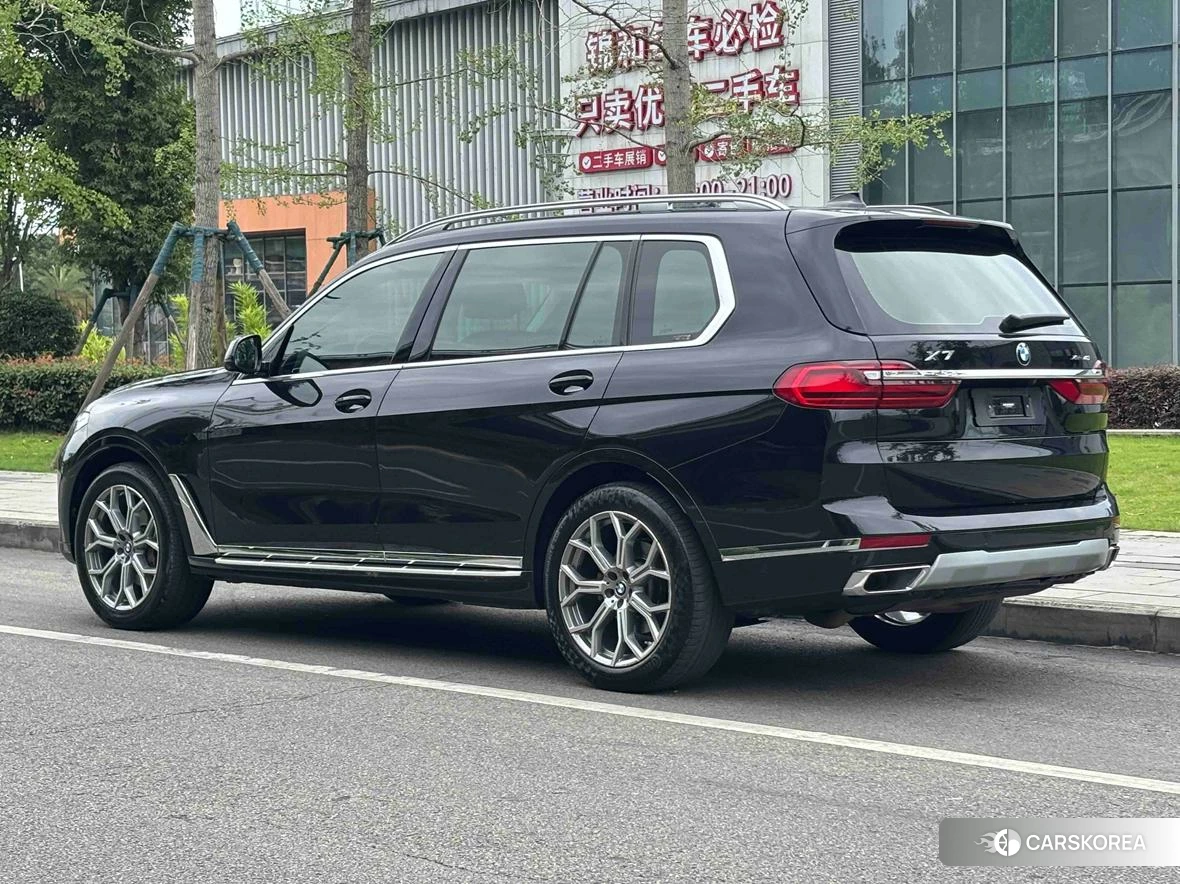 BMW X7 2021 Черный из Китая