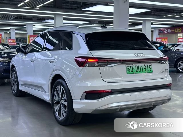 Audi Q4 2023 Белый из Китая