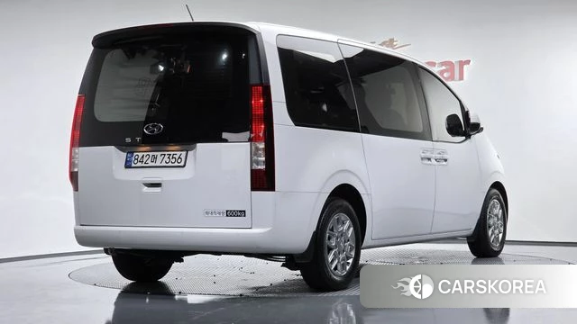 Hyundai Staria 2023 Белый из Кореи