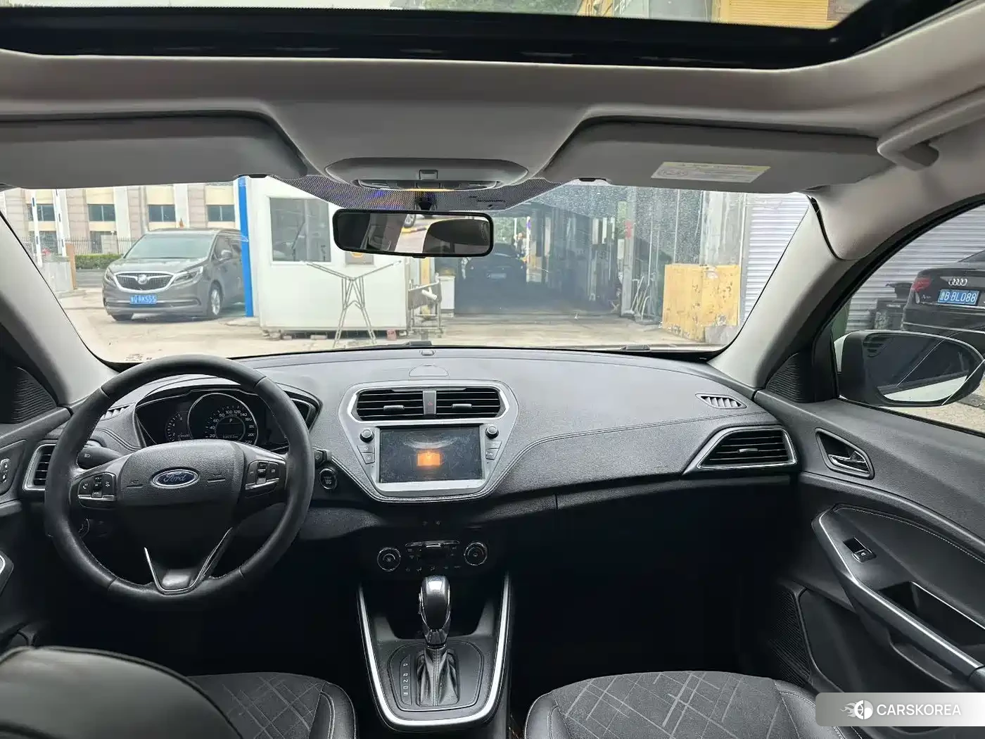 Ford Escort 2019 Белый из Китая