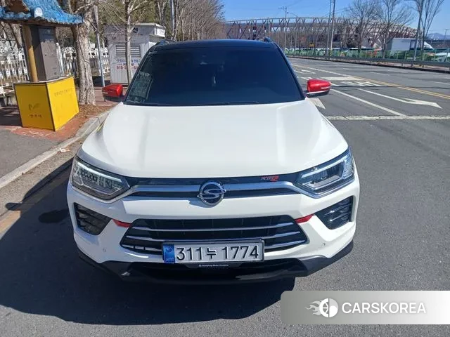 Ssangyong Beautiful Korando 2022 Белый двухцветный из Кореи