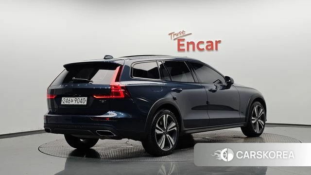 Volvo V60 Cross-Country 2nd Generation 2020 Синий из Кореи