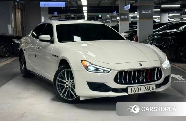 Maserati Ghibli 2018 Белый из Кореи