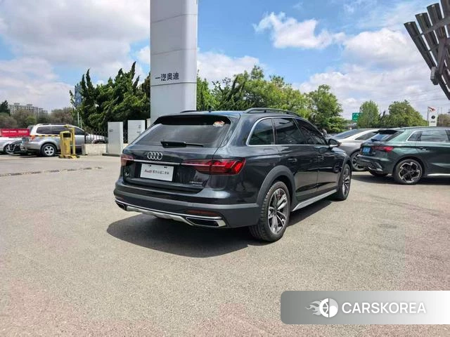 Audi A4L 2021 Темно-серый из Китая