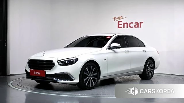 Mercedes-Benz E-Class W213 2021 Белый из Кореи