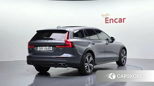 Volvo V60 Cross-Country 2nd Generation 2019 Серый из Кореи