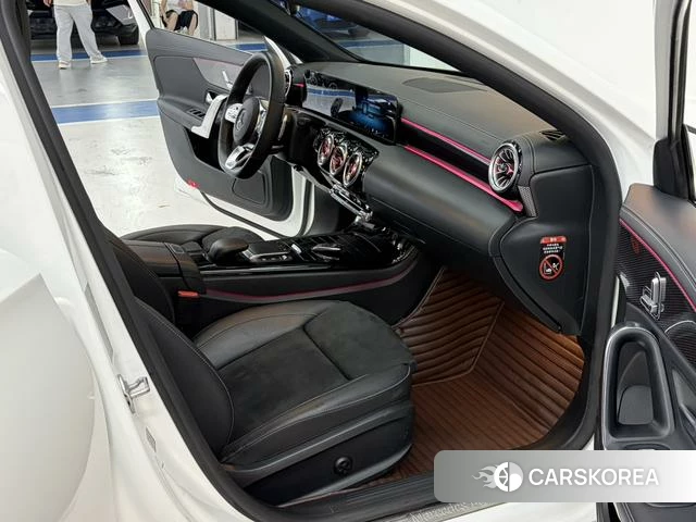Mercedes-Benz A-Class 2021 Белый из Китая