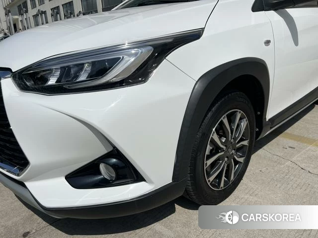 Toyota Yaris L 2021 Белый из Китая