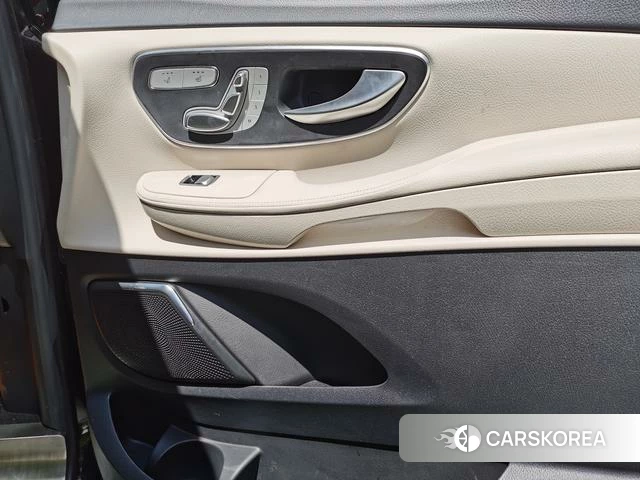 Mercedes-Benz V-Class 2021 Черный из Китая