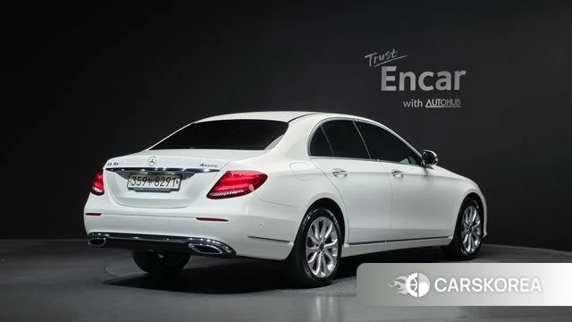 Mercedes-Benz E-Class W213 2020 Белый из Кореи