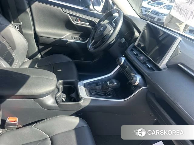 Toyota Wildlander 2023 Белый из Китая