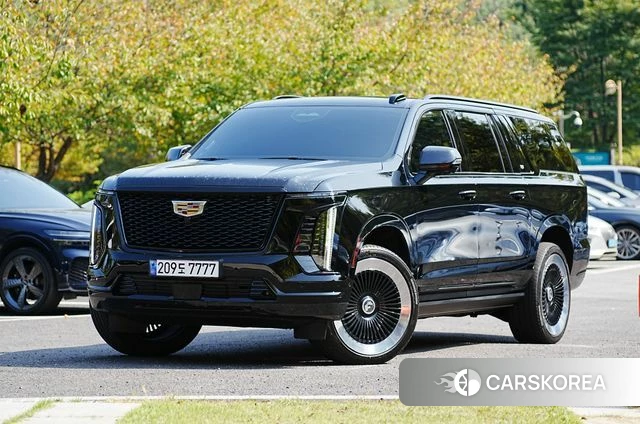 Cadillac Escalade 5th Generation 2025 Черный из Кореи