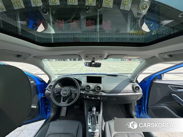 Audi Q2L 2021 Синий из Китая