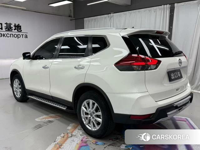 Nissan X-Trail 2021 Белый из Китая