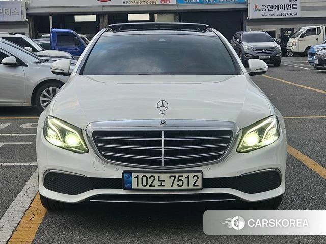 Mercedes-Benz E-Class W213 2019 Белый из Кореи