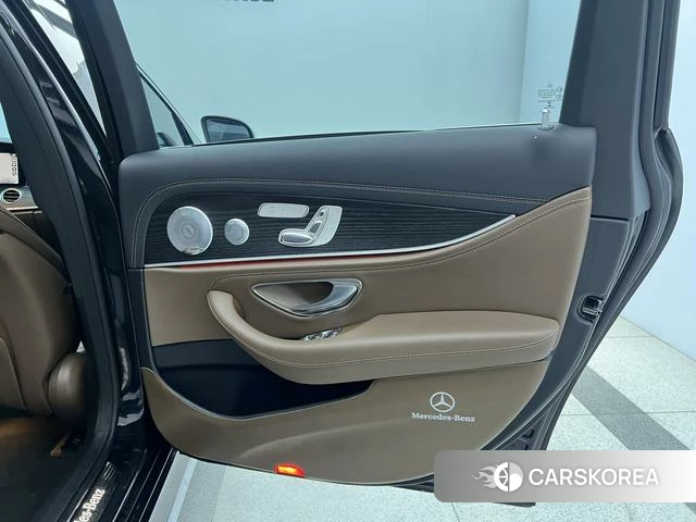 Mercedes-Benz E-Class 2020 Черный из Китая