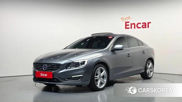 Volvo S60 2018 Серебристо-серый из Кореи