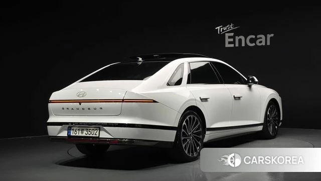 Hyundai Grandeur (GN7) 2024 Белый из Кореи