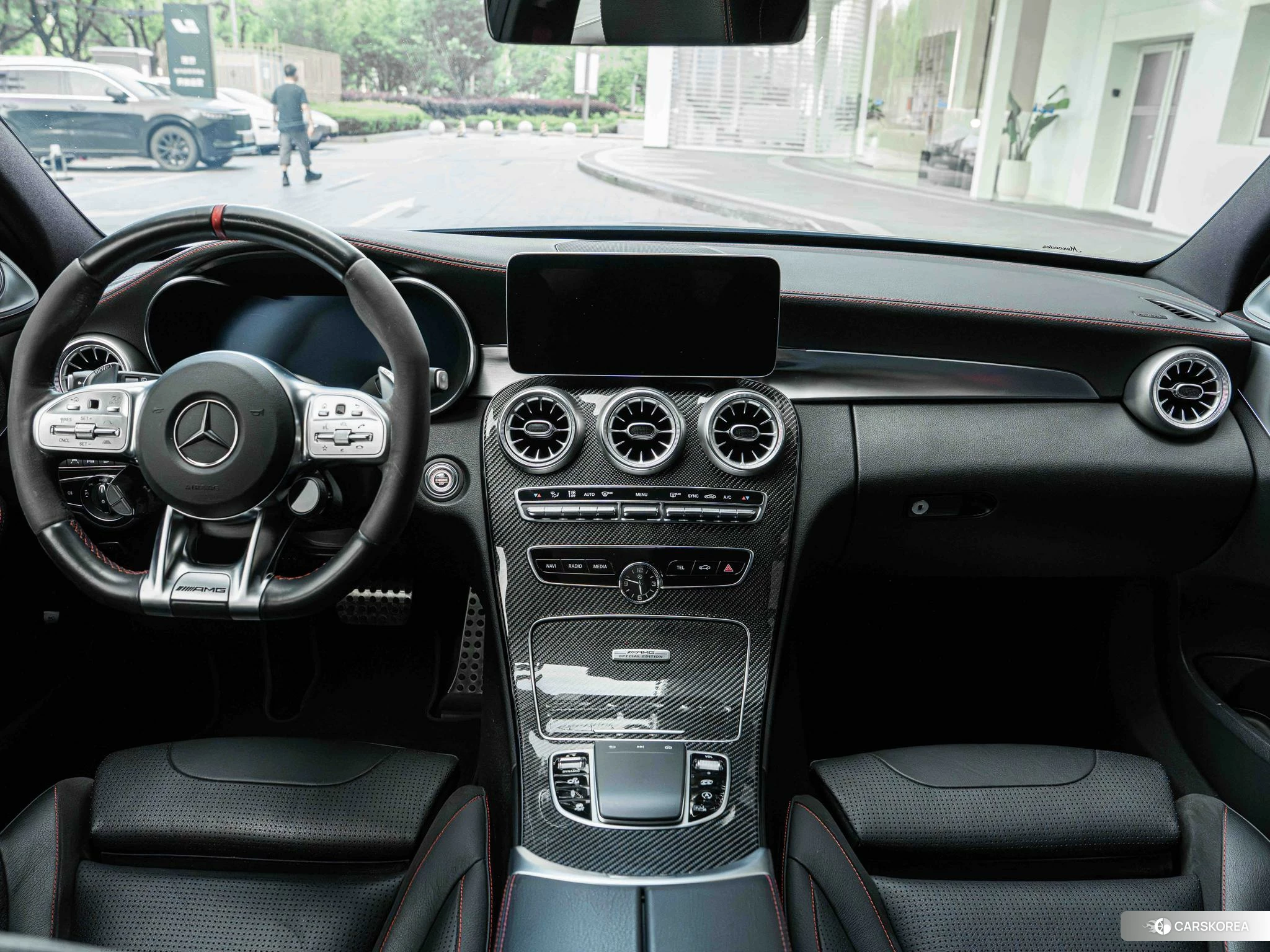 Mercedes-Benz AMG C-Class 2018 Темно-серый из Китая