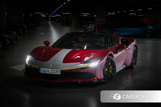 Ferrari SF90 Spider 2023 Красный из Кореи