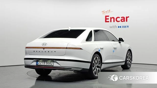 Hyundai Grandeur (GN7) 2024 Белый из Кореи