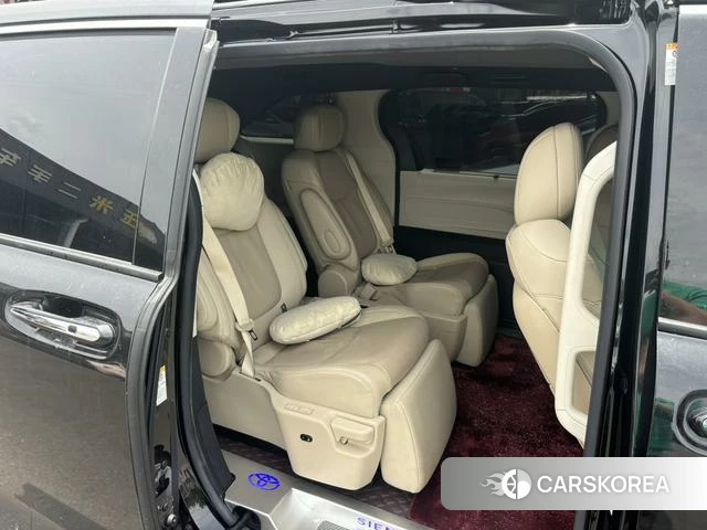 Toyota Sienna 2022 Черный из Китая