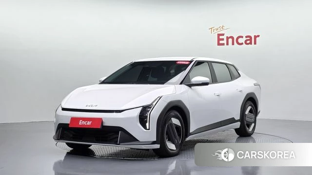 Kia EV4 2025 Белый из Кореи