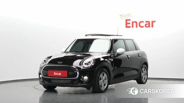 Mini Cooper D 2019 Черный из Кореи