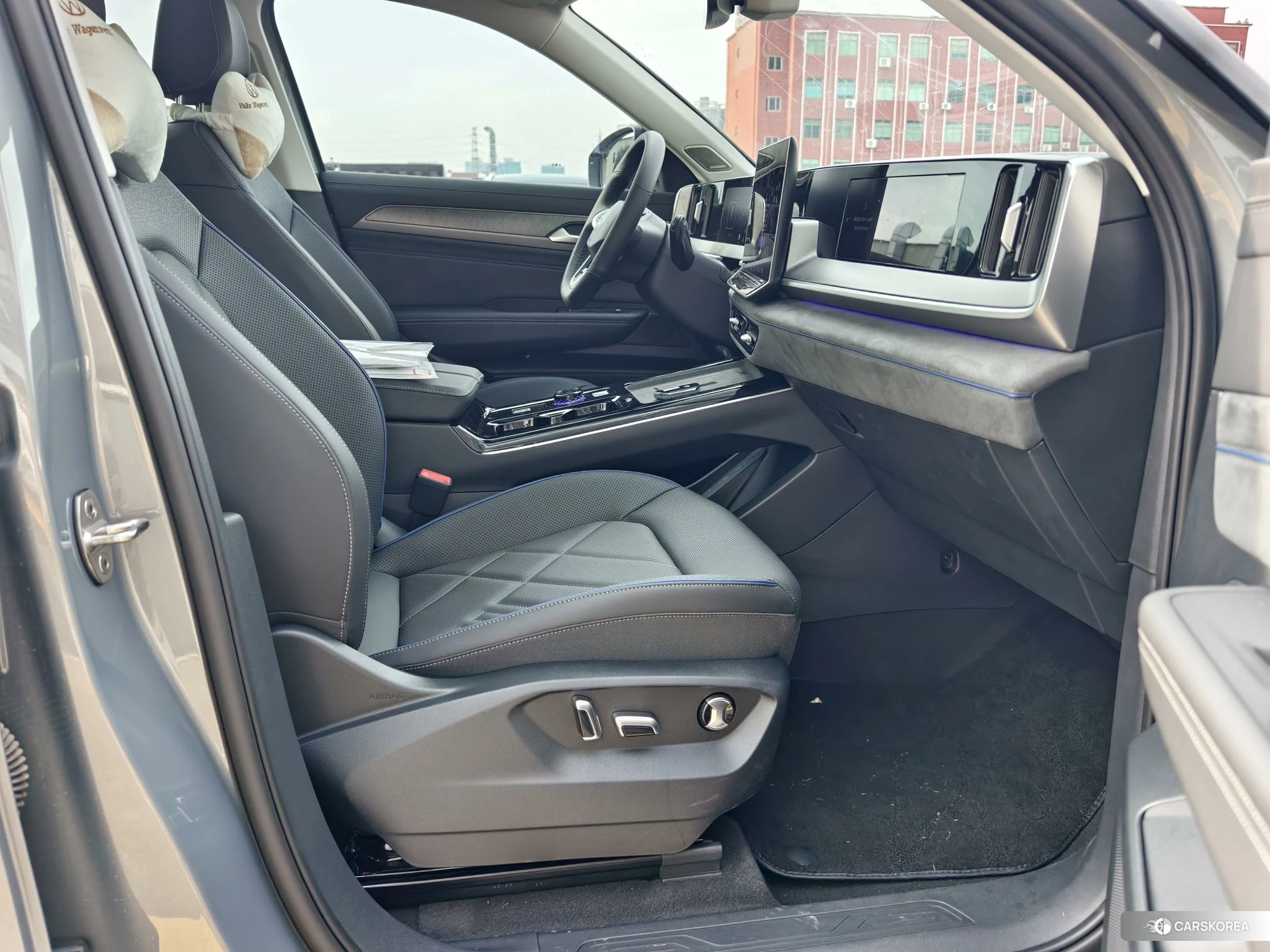 Volkswagen Tavendor 2026 Темно-серый из Китая